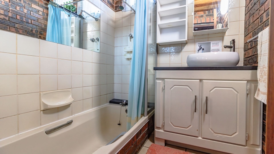 4 Bedroom Property for Sale in Bettys Bay Western Cape